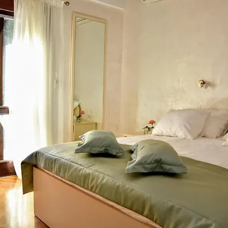 Franica Villa