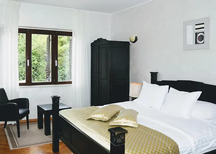 Franica Villa